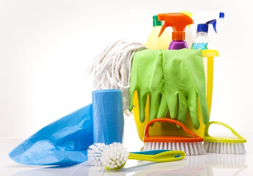 Move-out cleaning service for a Clapham rental bathroom