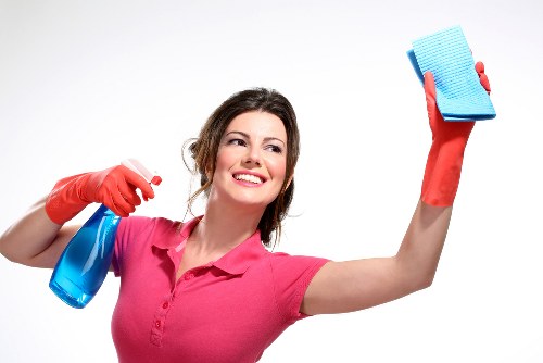 Bathroom cleaning and guest-ready presentation in an Airbnb property in Clapham
